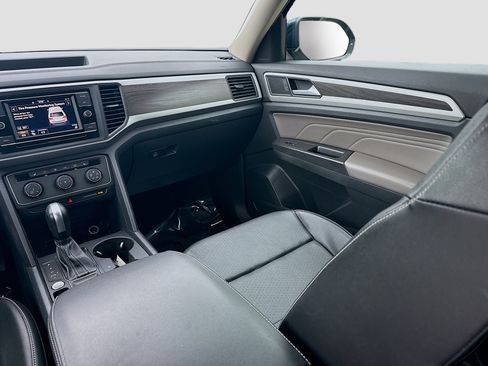 Used 2022 Volkswagen Atlas SE FWD image 21