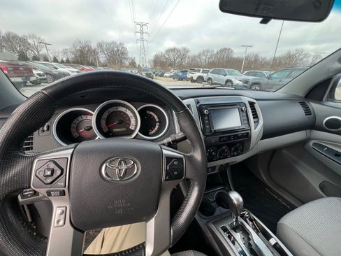 Used 2014 Toyota Tacoma 2WD Access Cab image 17