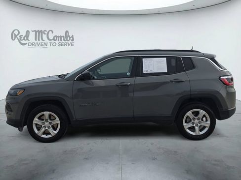 Used 2023 Jeep Compass Latitude w/ Convenience Group AWD/4WD image 2