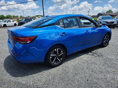 Used 2025 Nissan Sentra SV FWD image 8