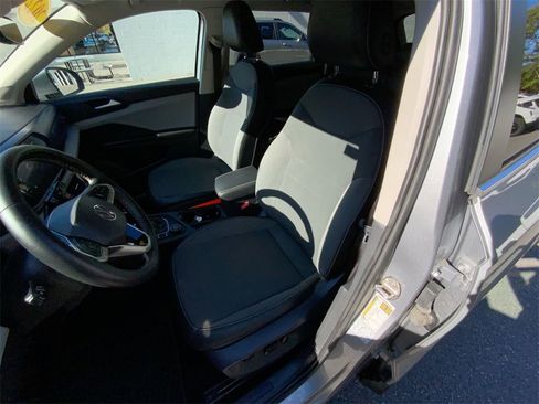 Used 2022 Volkswagen Taos SE w/ IQ.Drive SE Package image 19