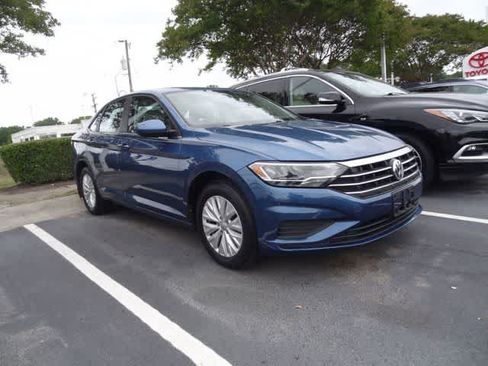 Used 2020 Volkswagen Jetta S w/ Driver Assistance Package FWD image 3
