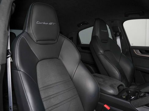 Used 2024 Porsche Cayenne Turbo GT AWD/4WD image 37