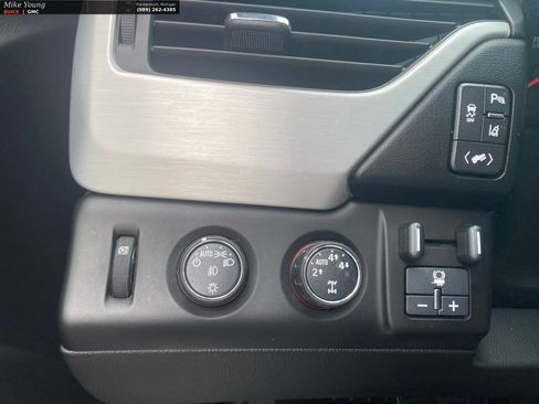 Used 2015 GMC Yukon SLT w/ HD Trailering Package AWD/4WD image 29