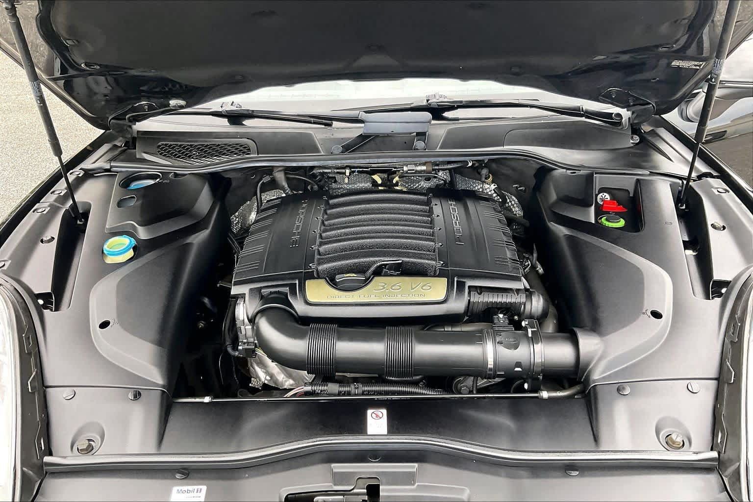 Used 2018 Porsche Cayenne AWD/4WD image 32