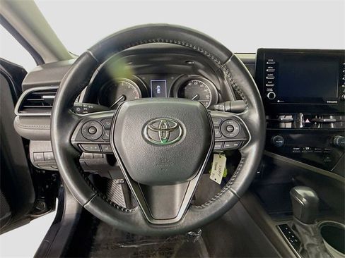 Certified 2021 Toyota Camry SE image 11