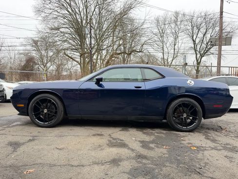 Used 2014 Dodge Challenger SXT RWD image 7