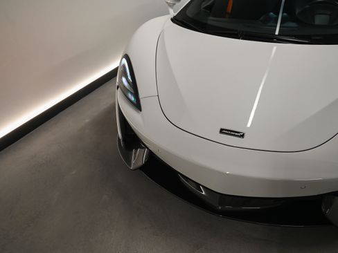 Used 2019 McLaren 570S Coupe RWD image 11
