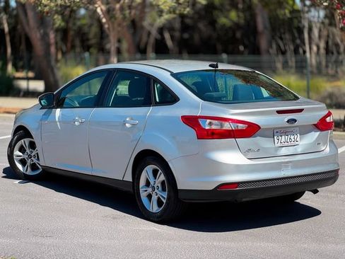 Used 2014 Ford Focus SE FWD image 11
