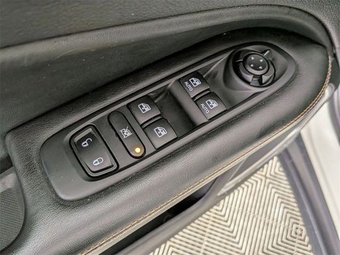 Used 2020 Jeep Compass Latitude w/ Cold Weather Group image 22