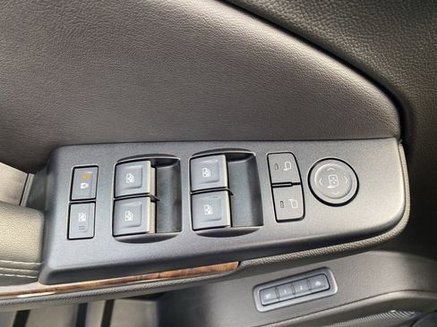 Used 2019 Chevrolet Tahoe LT RWD image 10
