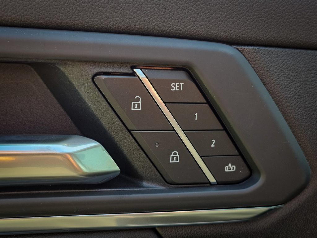 New 2027 GMC Terrain Elevation w/ Elevation Premium Package AWD/4WD image 10