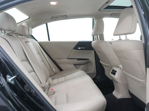 Used 2017 Honda Accord EX-L image 12