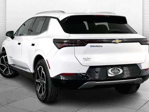 Used 2025 Chevrolet Equinox EV LT w/ Convenience Package image 11