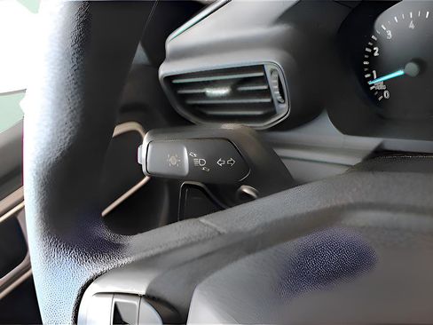 Used 2020 Ford Explorer w/ 3rd Row, Rear Camera, Rever image 15