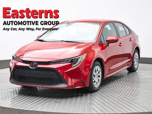 Used 2020 Toyota Corolla LE FWD image 1