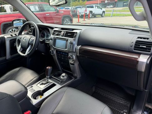 Used 2019 Toyota 4Runner Limited AWD/4WD image 23