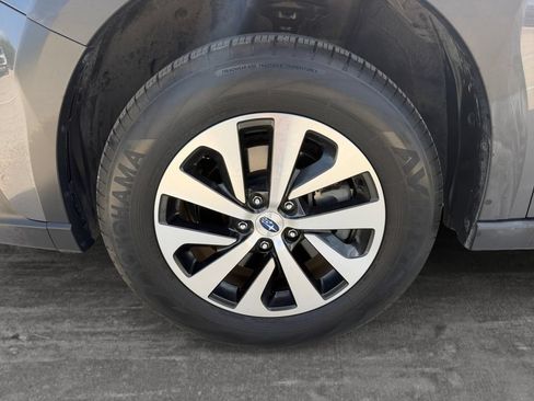 Used 2023 Subaru Outback Premium AWD/4WD image 9