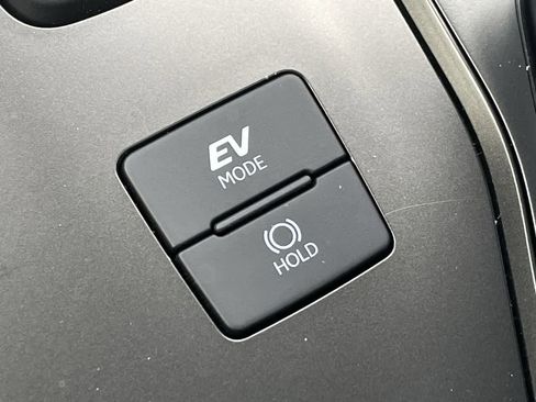 Used 2025 Lexus UX 300h AWD image 30