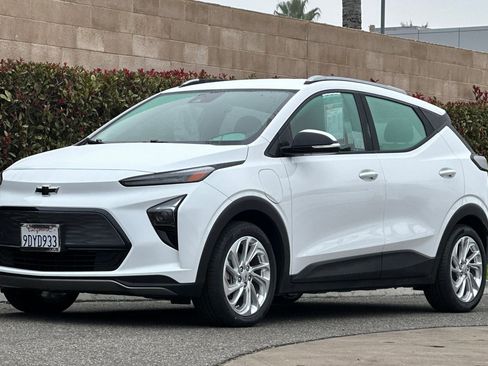 Certified 2023 Chevrolet Bolt EUV LT FWD image 8