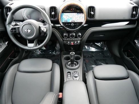 Used 2022 MINI Cooper Countryman S w/ Premium Package image 12