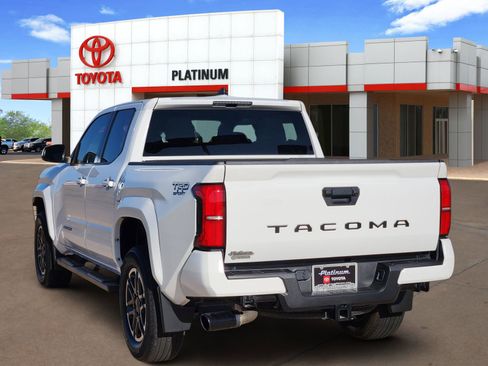 Used 2024 Toyota Tacoma TRD Sport image 5