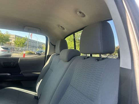 Used 2019 Toyota Tacoma SR5 AWD/4WD image 20