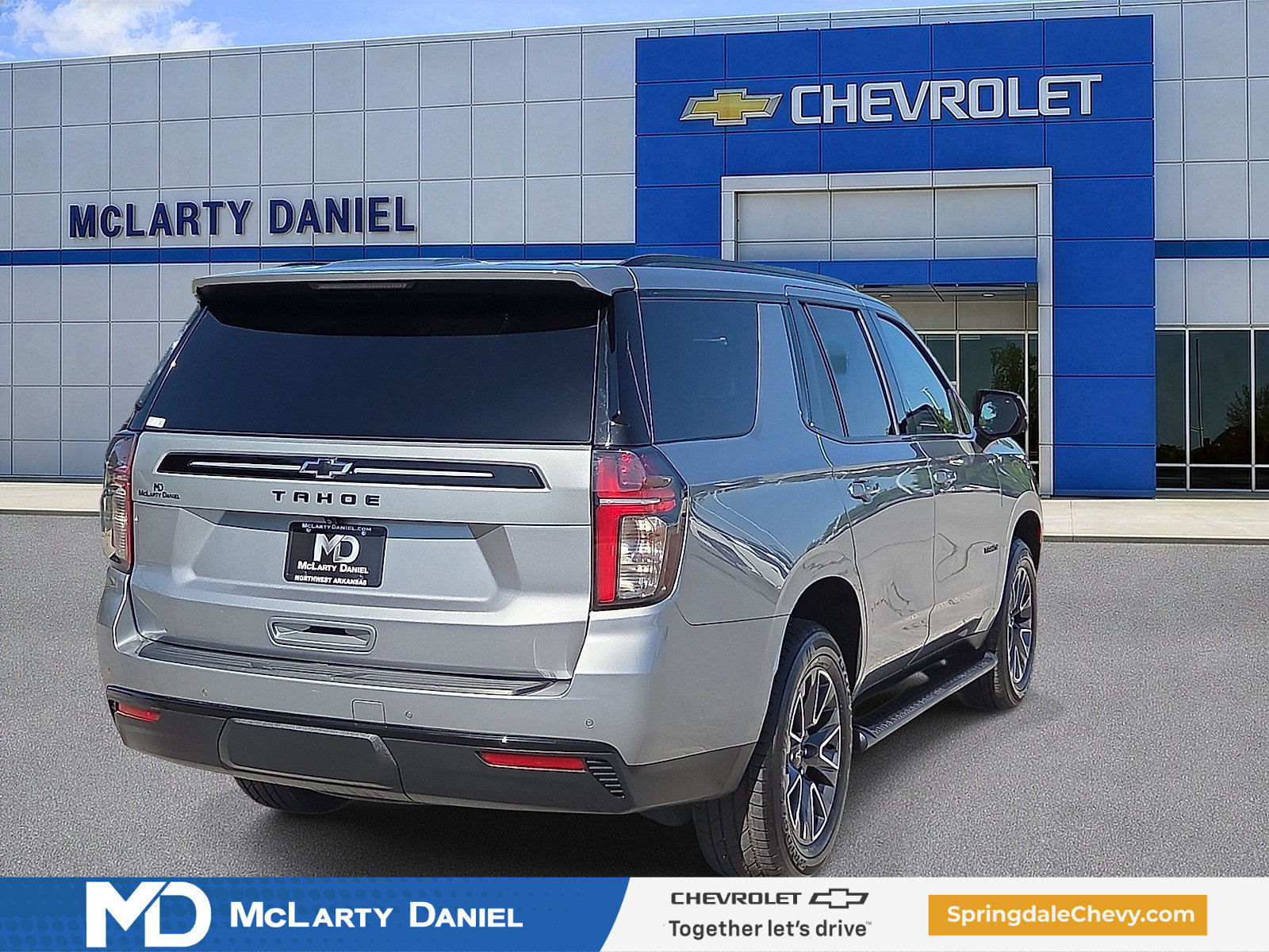 Certified 2024 Chevrolet Tahoe Z71 w/ Luxury Package AWD/4WD image 5