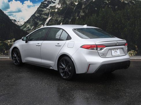 Certified 2024 Toyota Corolla SE FWD image 9