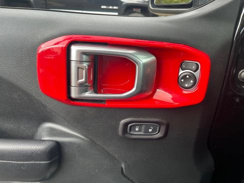Used 2018 Jeep Wrangler Unlimited Sport S AWD/4WD image 10