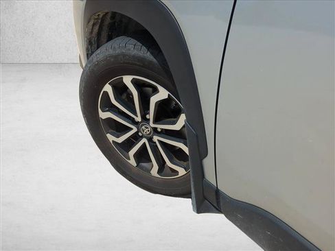 Used 2024 Toyota Corolla Cross AWD Hybrid w/ Moonroof Package image 10