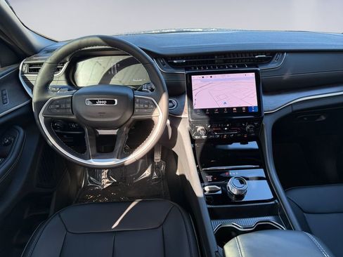 New 2025 Jeep Grand Cherokee Limited image 13