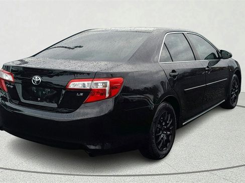 Used 2014 Toyota Camry LE image 6
