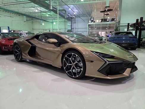 Used 2024 Lamborghini Revuelto AWD/4WD image 1