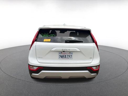 Used 2026 Kia Niro LX FWD image 4