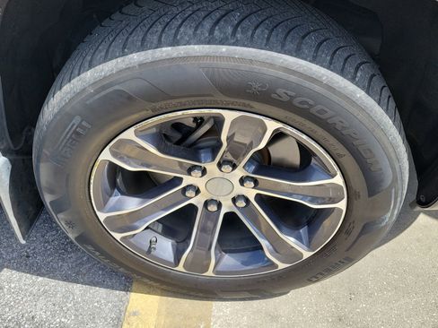 Used 2022 Jeep Grand Wagoneer Series I image 7