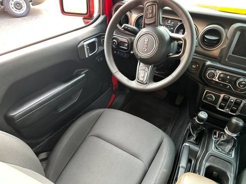 Used 2023 Jeep Wrangler Unlimited w/ Cold Weather Group AWD/4WD image 19