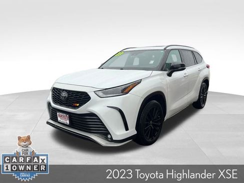 Used 2023 Toyota Highlander XSE image 4