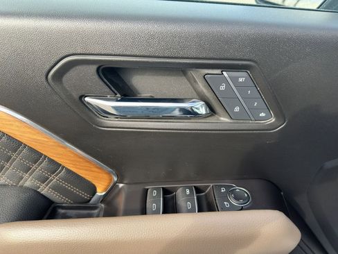 Used 2024 GMC Canyon Denali image 6