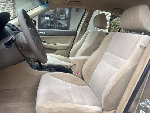 Used 2004 Honda Accord LX image 9