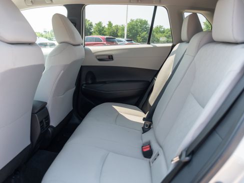 Used 2024 Toyota Corolla Cross LE AWD/4WD image 18