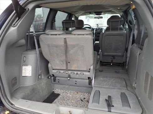 Used 2005 Chrysler Town & Country Touring w/ Leather Interior Group image 13