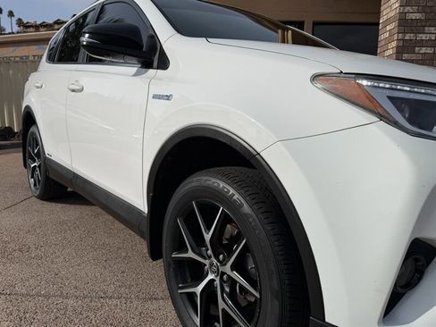 Used 2017 Toyota RAV4 SE image 21