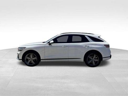 Used 2022 Genesis GV70 3.5T Sport w/ Sport Prestige Package AWD/4WD image 8