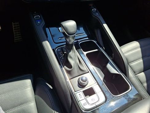 Used 2024 Kia Telluride SX Prestige w/ Towing Package AWD/4WD image 15