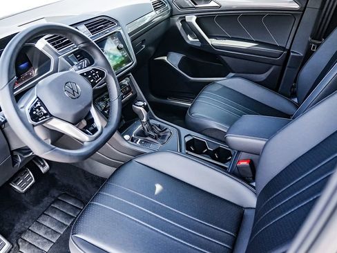 Certified 2024 Volkswagen Tiguan SE R-Line FWD image 10