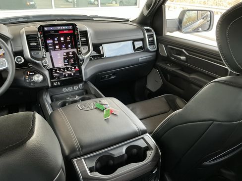 Used 2025 RAM 1500 Laramie w/ Night Edition image 16