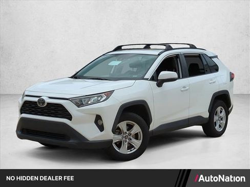 Used 2021 Toyota RAV4 XLE w/ Convenience Package FWD image 1