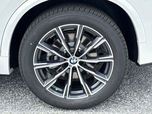 New 2026 BMW X5 xDrive40i w/ M Sport Package AWD/4WD image 12