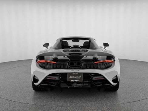 Used 2026 McLaren 750S Spider RWD image 4